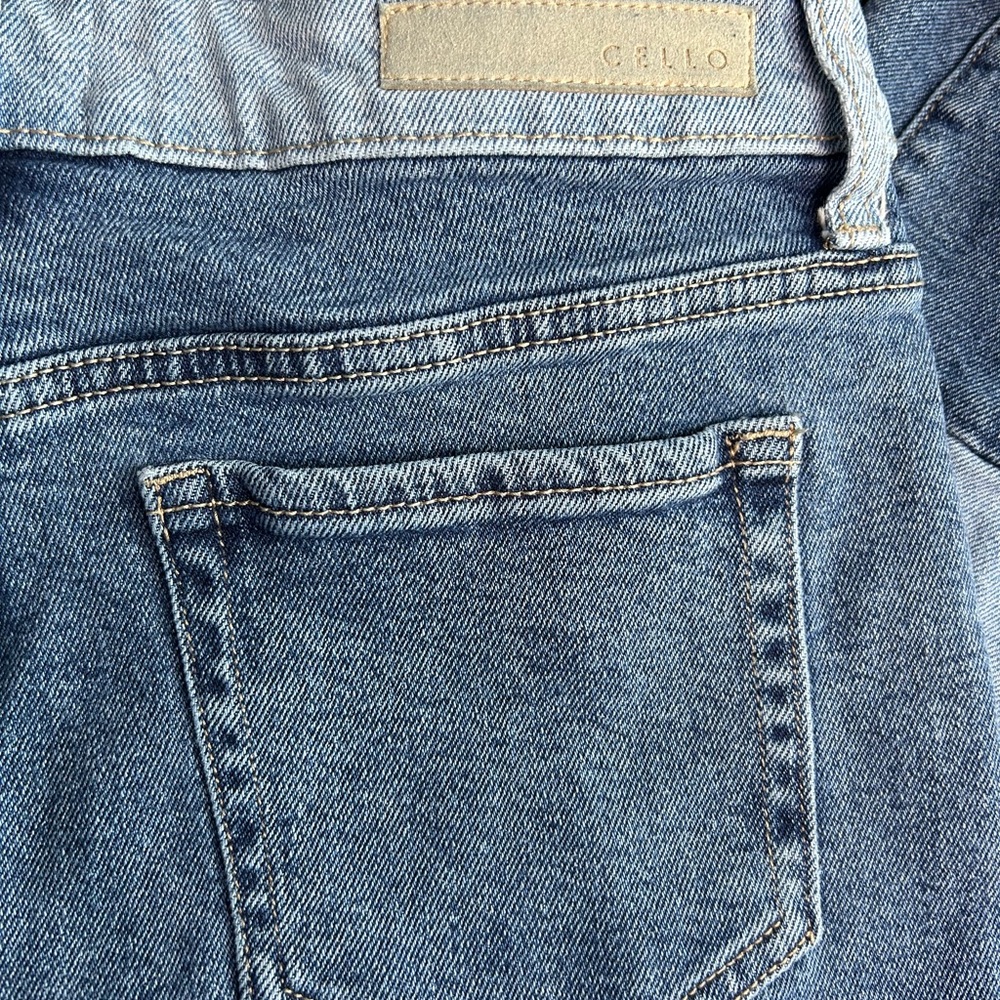 Cello Two-Tone Blue Wide Leg Jeans - Picture 9 of 10